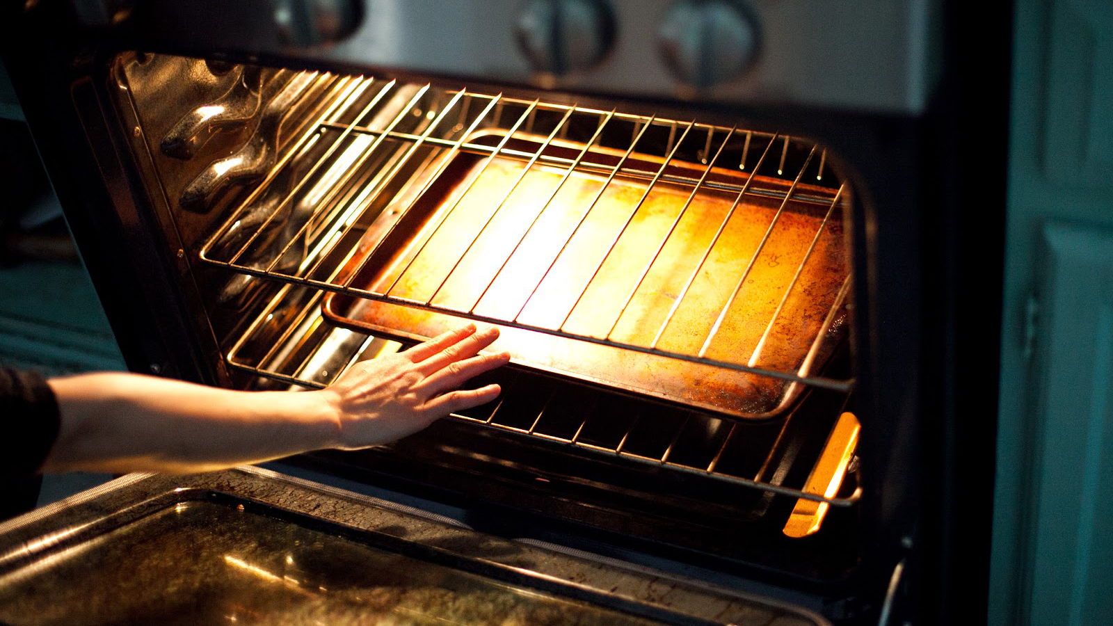 How to Replace an Oven Light Bulb: A Bright Idea for Your Kitchen