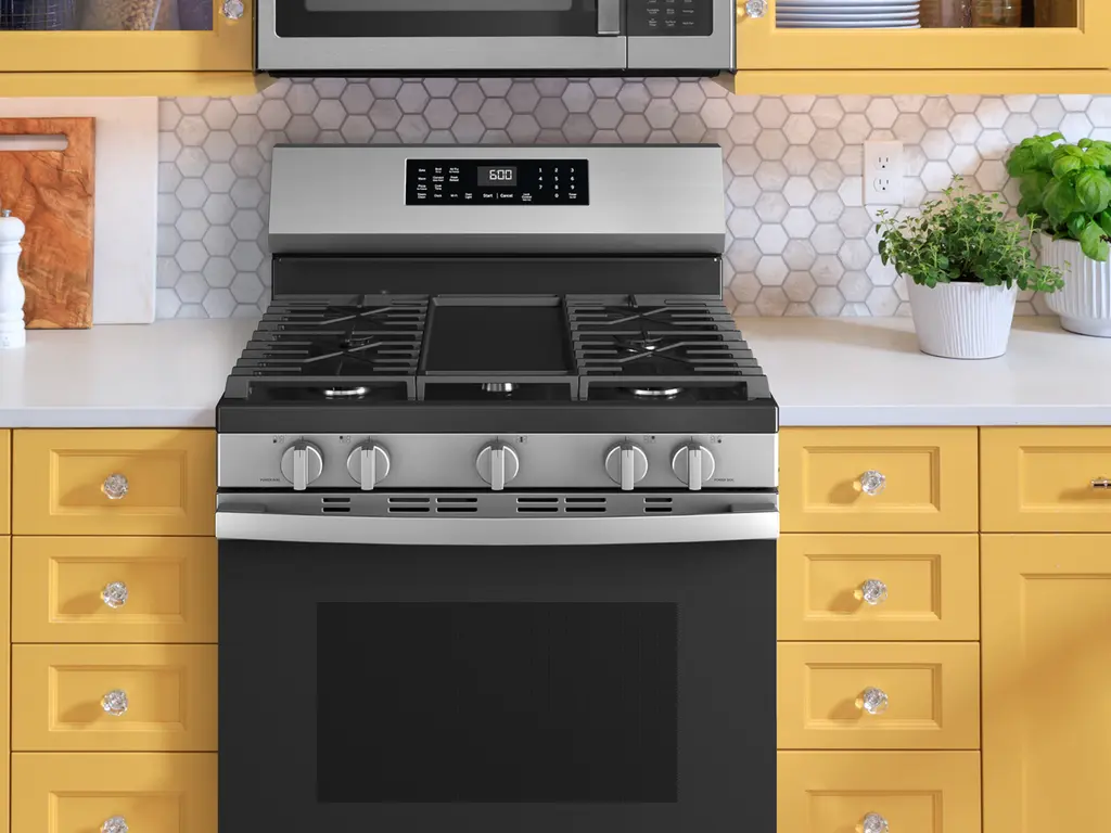 New oven smoking during first use